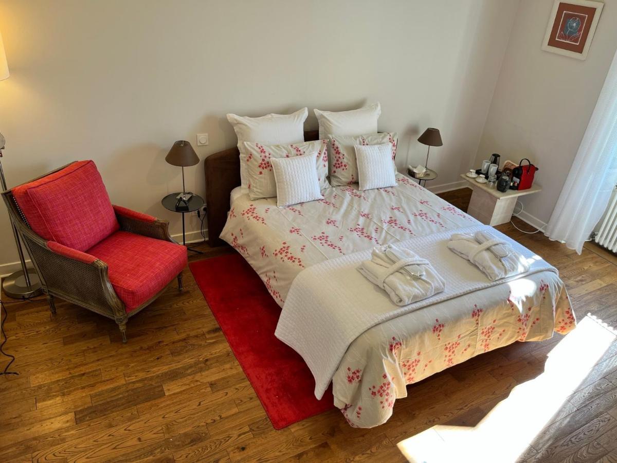 Bed and Breakfast Ancien Haras De La Tour Lamothe-Landerron Экстерьер фото