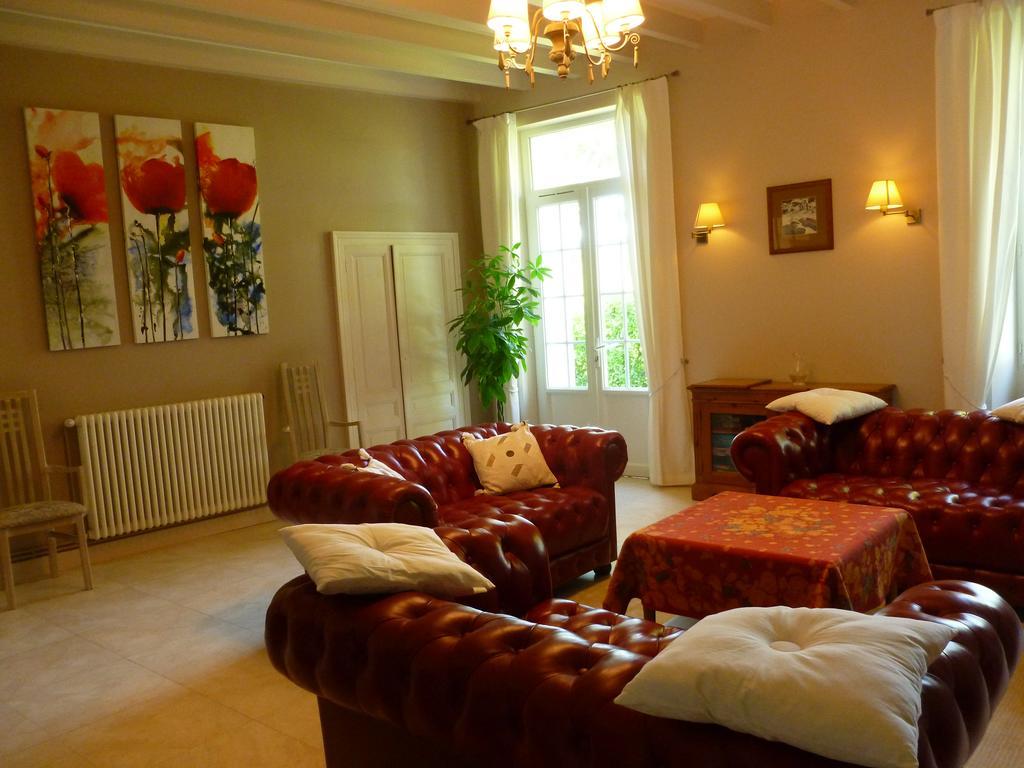 Bed and Breakfast Ancien Haras De La Tour Lamothe-Landerron Экстерьер фото