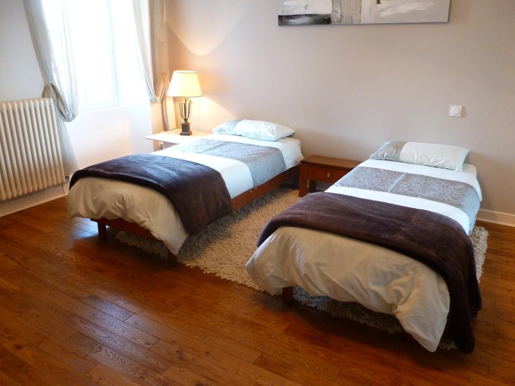 Bed and Breakfast Ancien Haras De La Tour Lamothe-Landerron Экстерьер фото