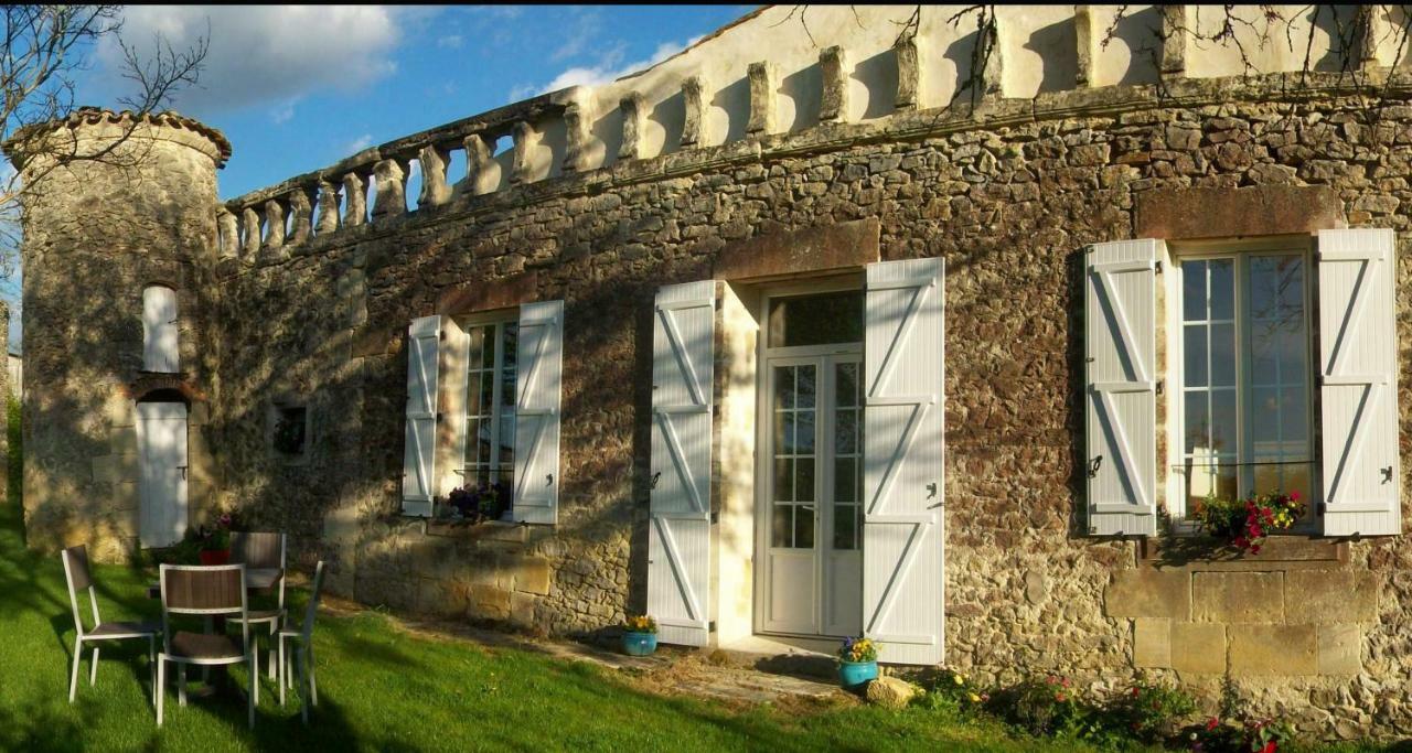 Bed and Breakfast Ancien Haras De La Tour Lamothe-Landerron Экстерьер фото